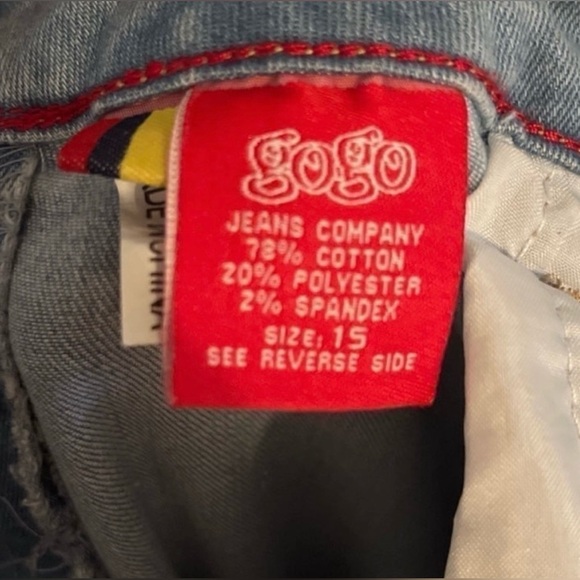 Gogo Light Wash Distressed Jeans - Picture 5 of 5